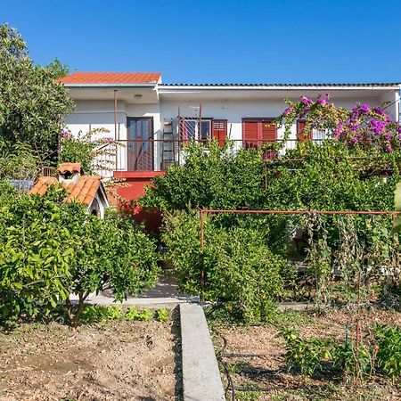 Apartments By The Sea Seget Vranjica, Trogir - 1038 Екстериор снимка