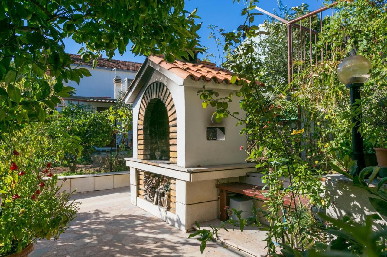 Apartments By The Sea Seget Vranjica, Trogir - 1038 Екстериор снимка