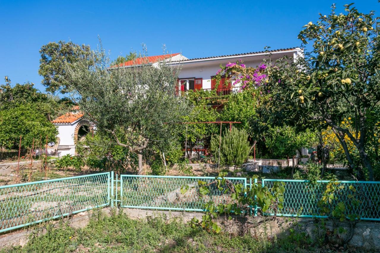 Apartments By The Sea Seget Vranjica, Trogir - 1038 Екстериор снимка