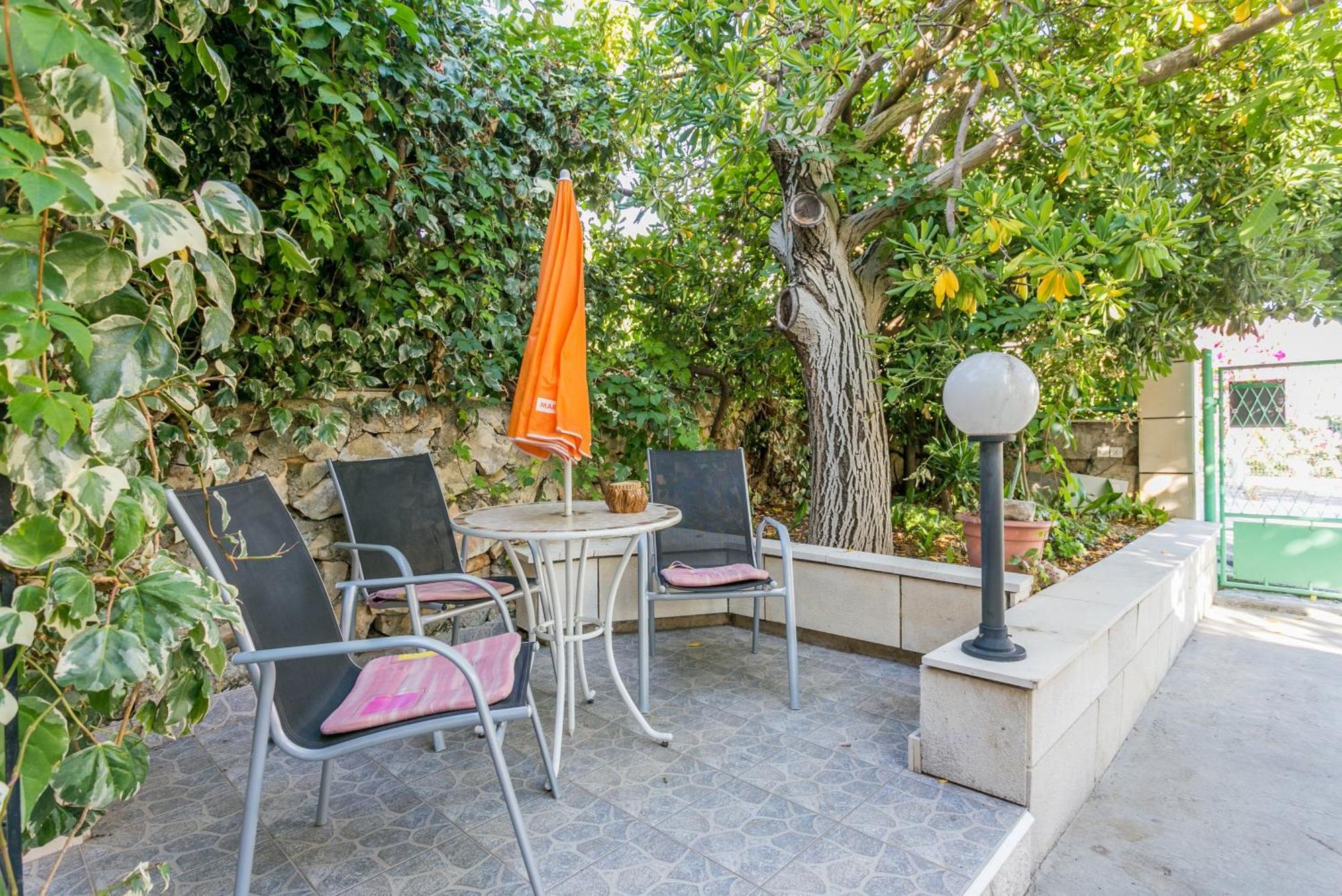 Apartments By The Sea Seget Vranjica, Trogir - 1038 Екстериор снимка