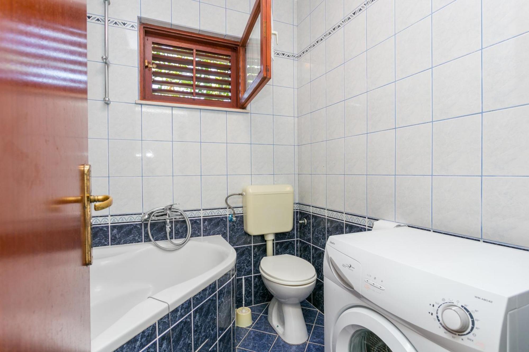 Apartments By The Sea Seget Vranjica, Trogir - 1038 Екстериор снимка