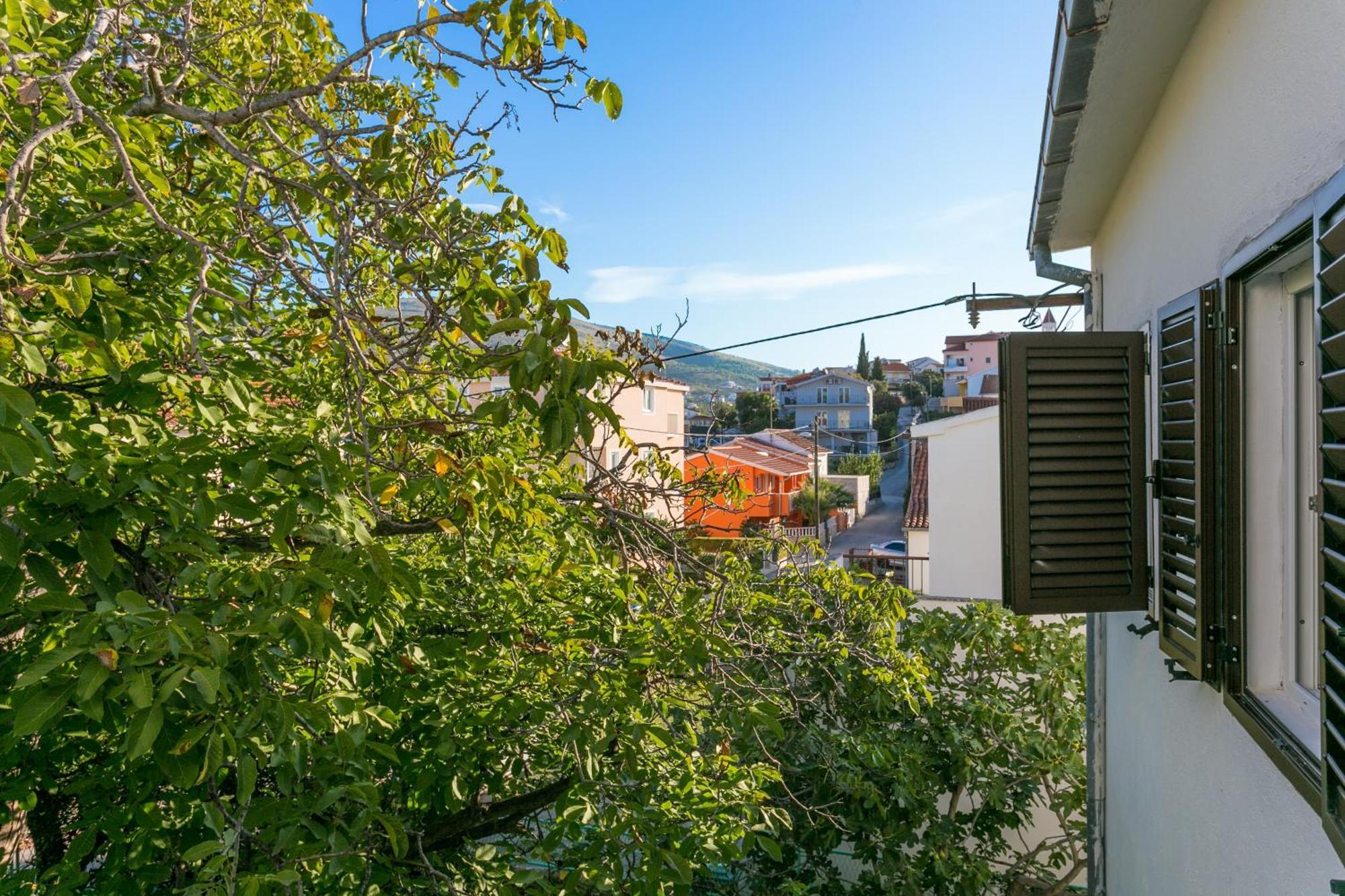 Apartments By The Sea Seget Vranjica, Trogir - 1038 Екстериор снимка
